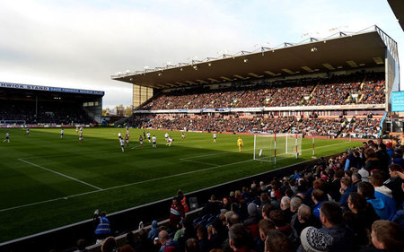 教练团队必 教练团队必